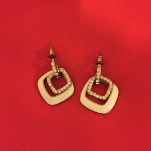 🇱🇷MEMORIAL DAY SALE🇱🇷 Gold and Cream earrings