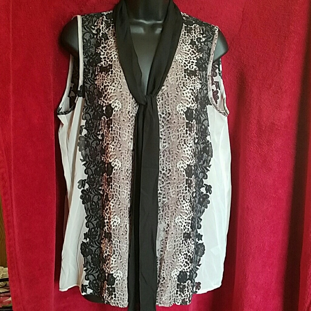 Flowy tank with tie