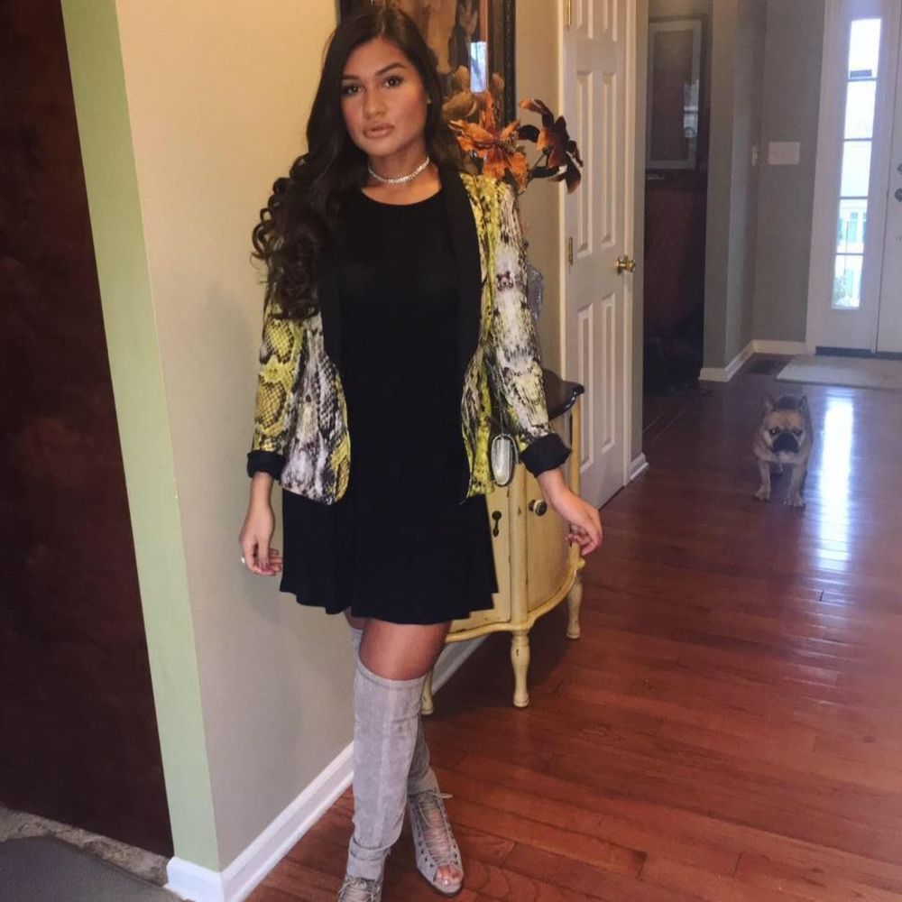 Meet your Posher, Zita