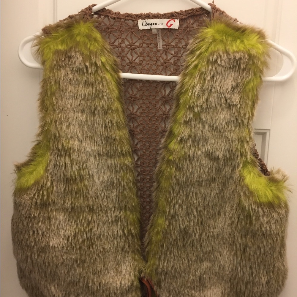 Faux fur lime green vest - Picture 2 of 4