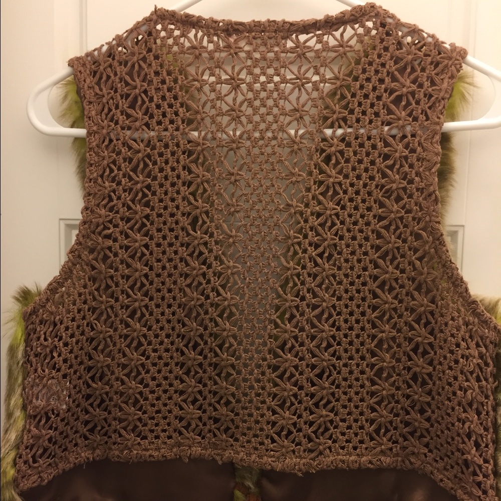 Faux fur lime green vest - Picture 4 of 4