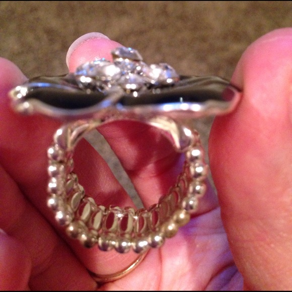 •Flower Ring• - Picture 2 of 4