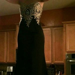 Black sleeveless Prom Dress