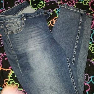Maurices skinny leg/jegging size 22 tall/long