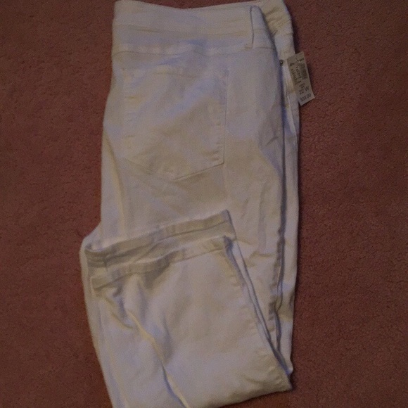New with tags White cropped jeans - Picture 1 of 3