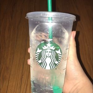 Meet your Posher, Caroline