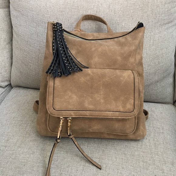 Handbags - SALE 🎉HP 🎉ONLY 1 LEFT Suede back pack