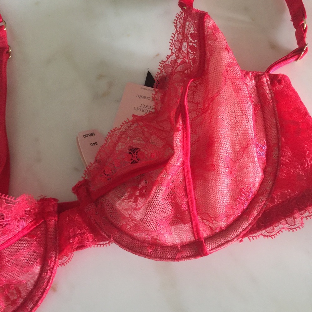 VS red Demi bra