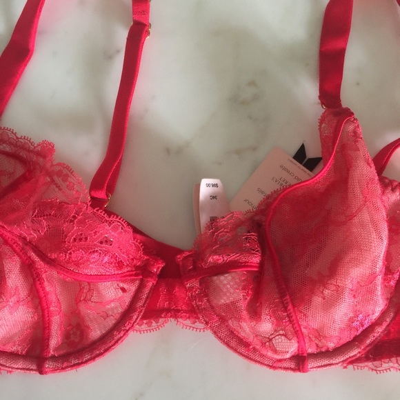 VS red Demi bra - Picture 3 of 4