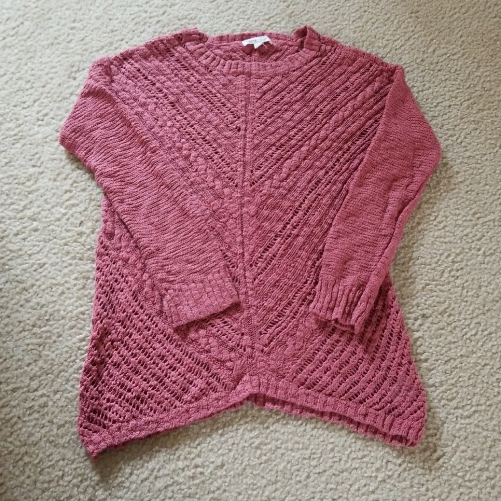 Dark pink knitted sweater