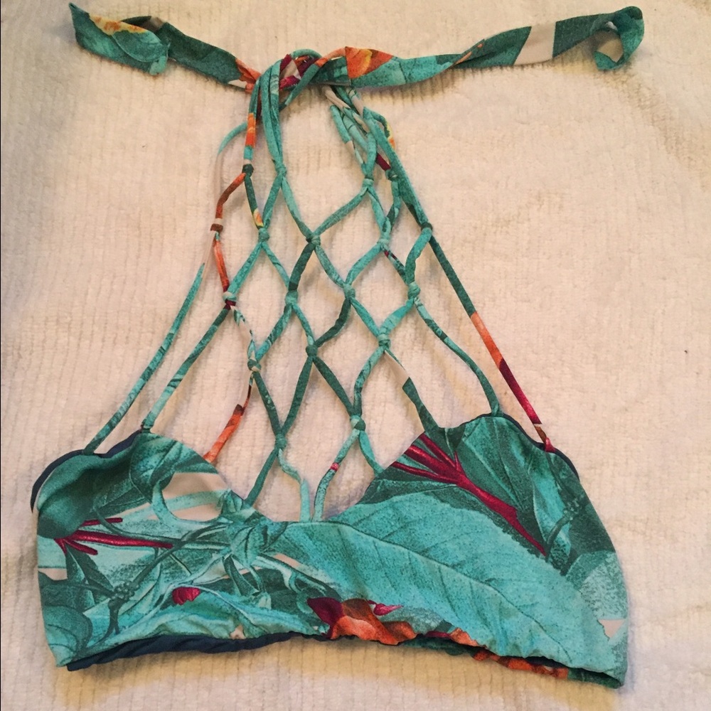 San Lorenzo high neck