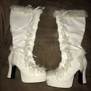 Women's white fur boots size 9