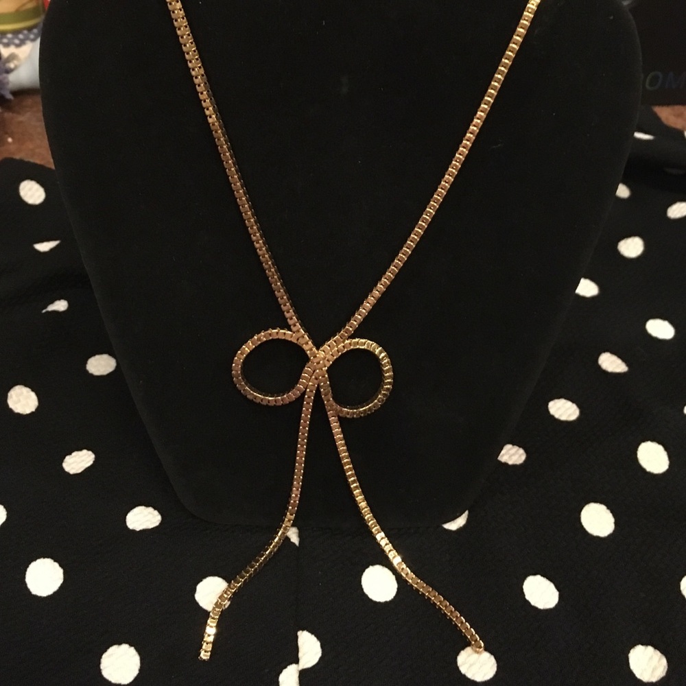 BOWTIE NECKLACE