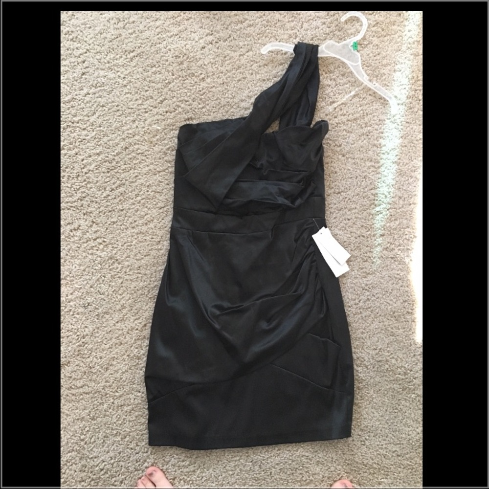 Black body con one shoulder mini dress never worn