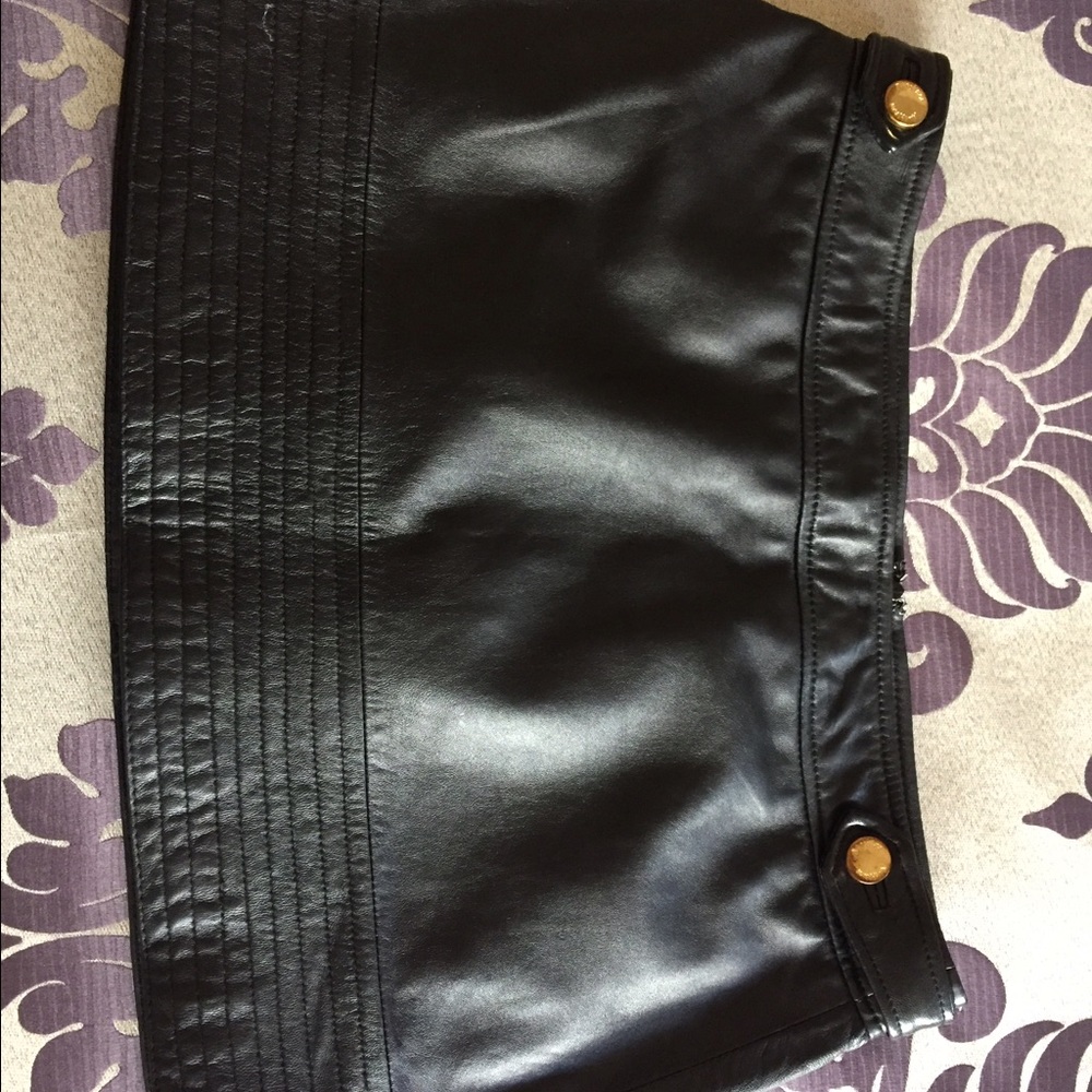 Marciano Size 8 100% leather skirt worn once