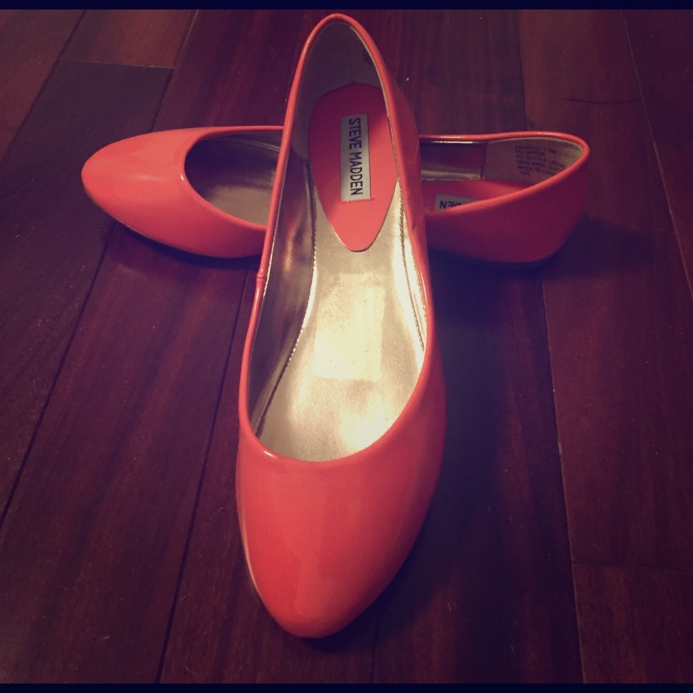 Pink flat shoes