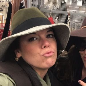 Meet your Posher, Christina