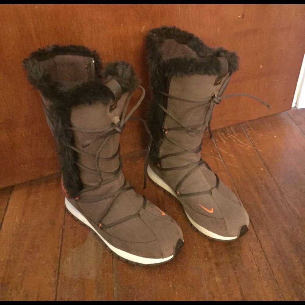 *SALE* Nike Winter Snow Boots Suede