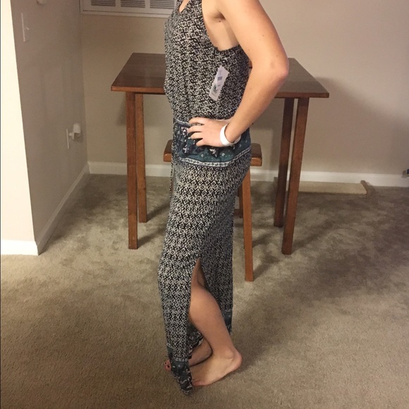 🌞 RIPCURL MAXI DRESS ~*NWT*~🌞 - Picture 2 of 4