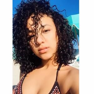 Meet your Posher, Vanessa