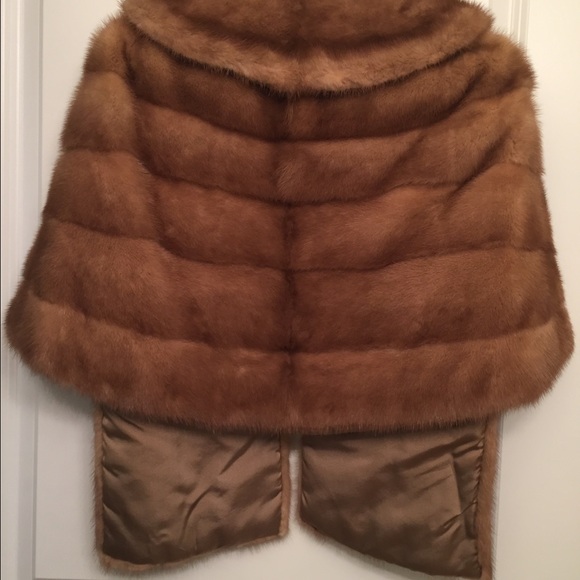 Fur wrap / shawl - Picture 3 of 3