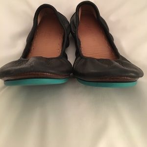 Tieks flats