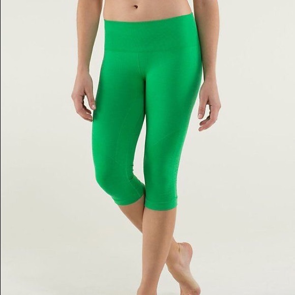 lululemon athletica Pants - ☘️Lululemon In The Flow Crop☘️