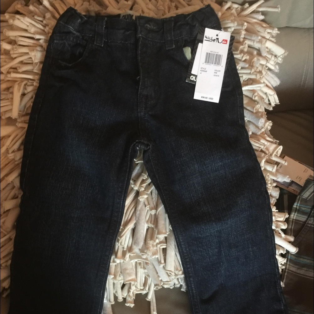 BOYS QUICKSILVER JEANS SZ 4T BRAND NEW