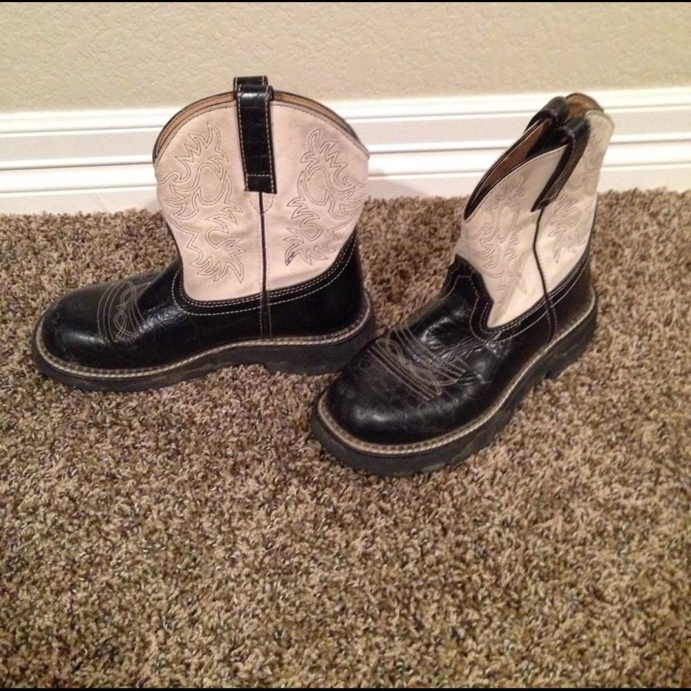 ✨•Ariat FatBaby Boots•