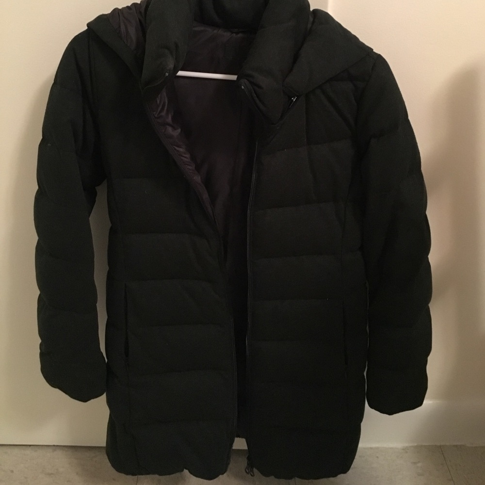 Uniqlo light down puffy jacket