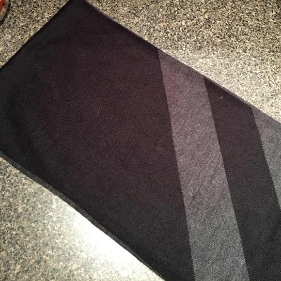 HP🎉7/28🎉NWT Michael Kors Logo Jacquard Scarf - Picture 2 of 4