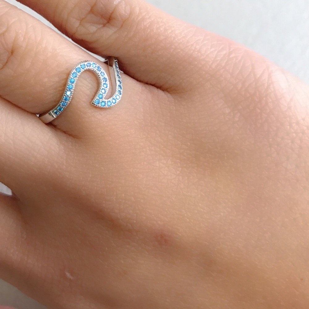 Ocean Wave Midi Wavy CZ Silver Ring ๐ - Picture 5 of 6