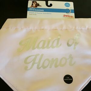 Reversible wedding bandana for a beloved canine