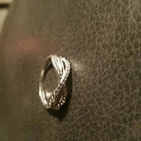 Lowest price! Size 9 Ladies Infinity Ring - Picture 2 of 3