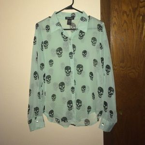 NWOTsheer mint skull button down