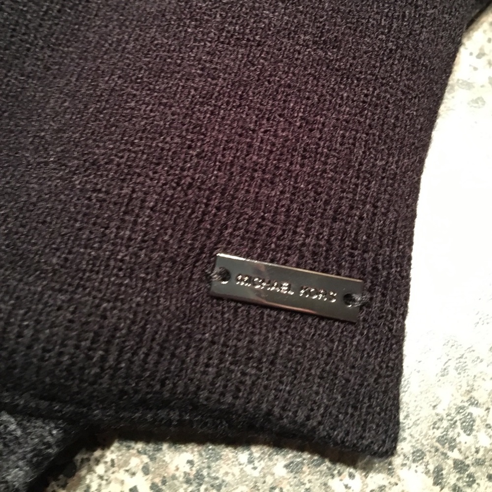 NWT Michael Kors Beanie Hat & Scarf Set w/Box - Picture 3 of 5