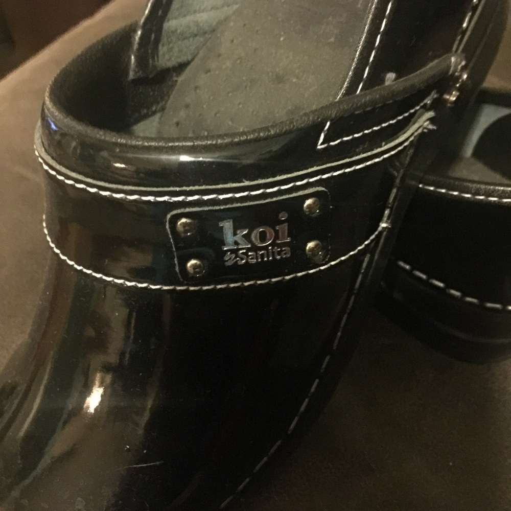 Shoes - Picture 2 of 2
