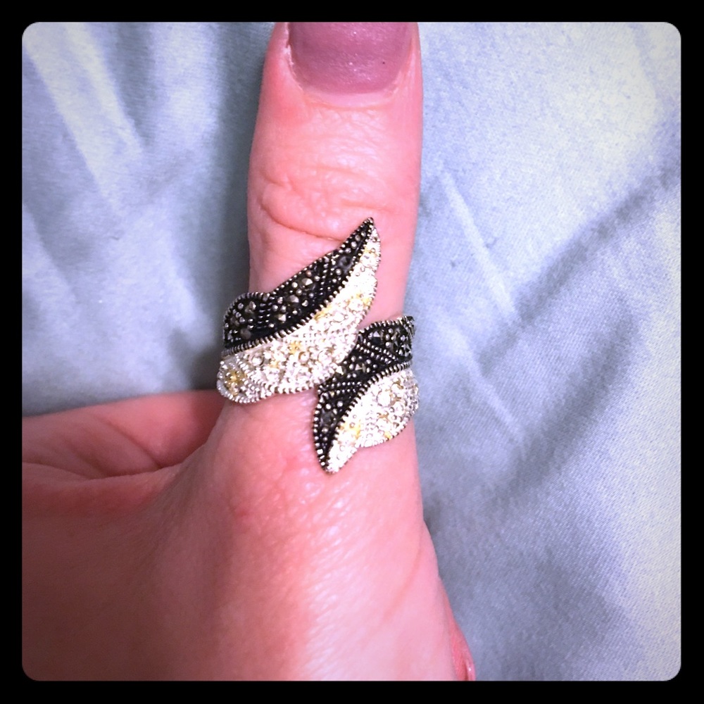 Beautiful feather ring