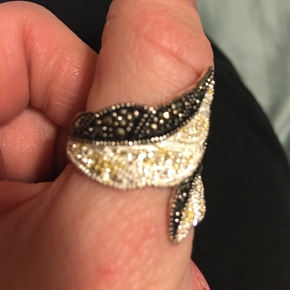 Beautiful feather ring - Picture 2 of 2