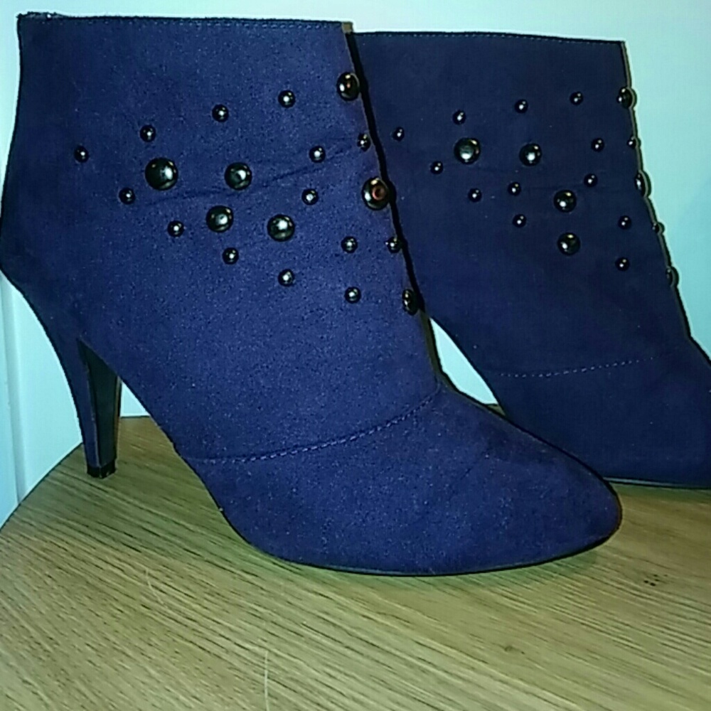Sexy purple faux suede ankle boots
