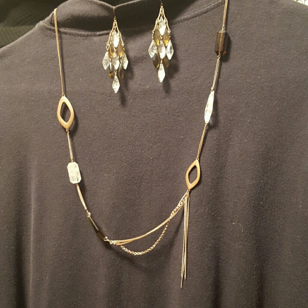 Kenneth Cole earring & necklace set