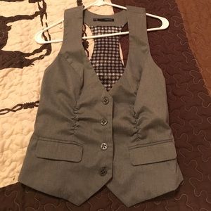 Fashion vest