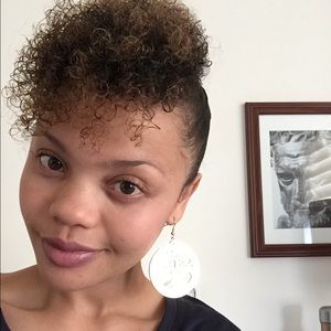 Meet your Posher, Anchan-lee