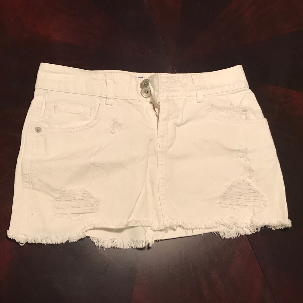 Mossimo white denim skirt.