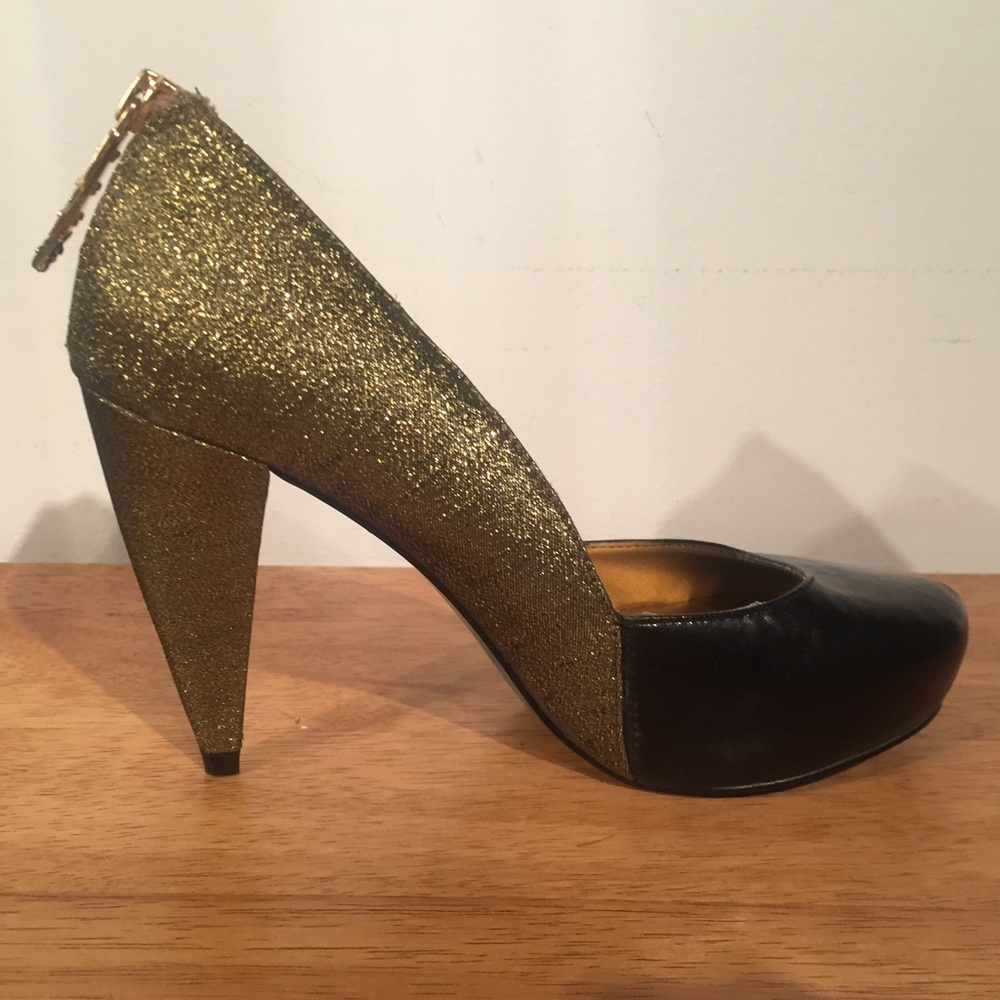 Christian Siriano Black & Gold Pump