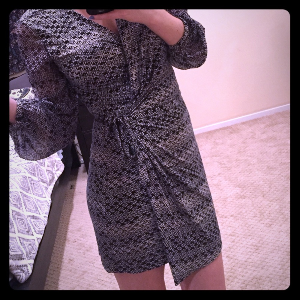 DVF navy/white patterned wrap dress