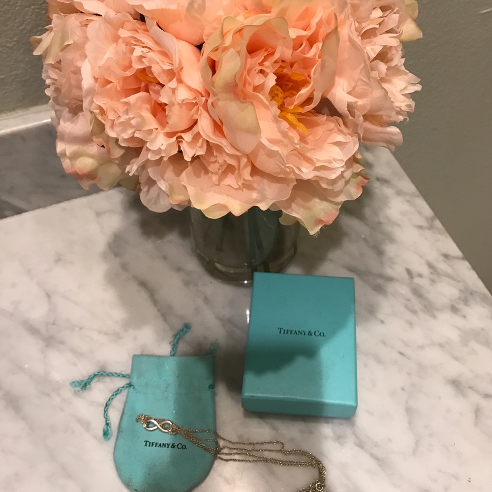 Tiffany & Co. Tiffany Infinity Pendant