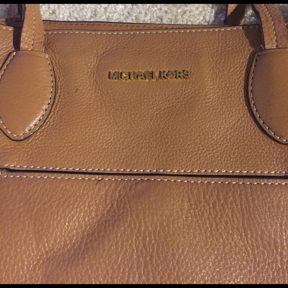 Michael Kors Mae Large East West Drawstring Bag - Picture 2 of 5