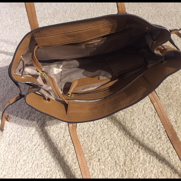 Michael Kors Mae Large East West Drawstring Bag - Picture 5 of 5