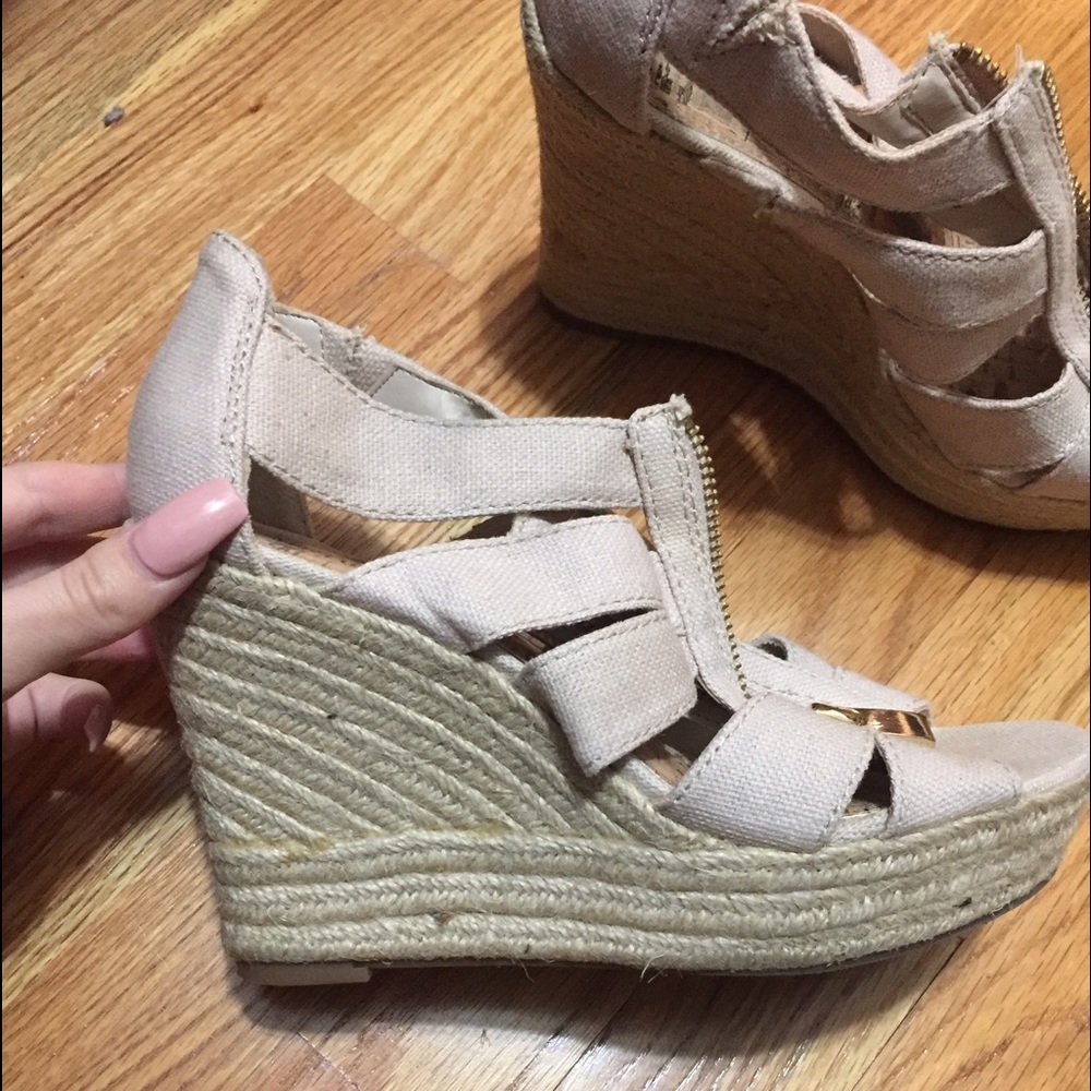 Beige espadrilles